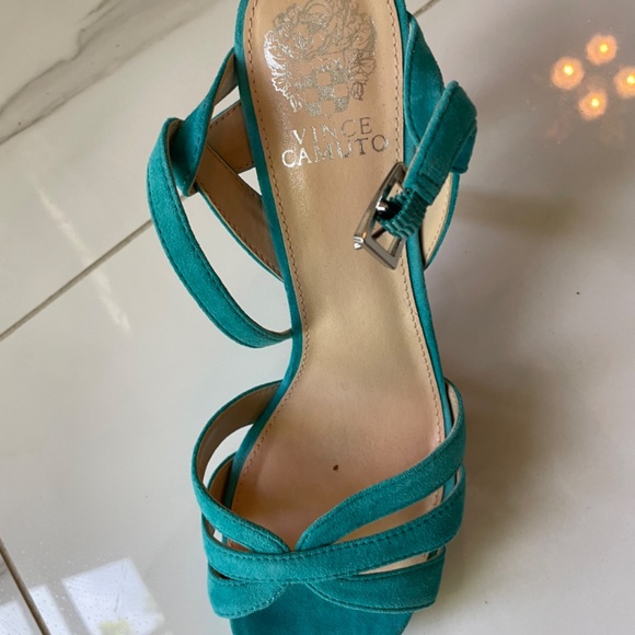 Vince Camuto  Turquoise Suede Platform Heel Never worn - Picture 4 of 5
